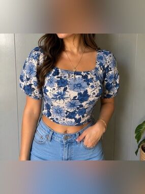 Lucky Brand Blue and White Floral Smocked Crop Top Size XS